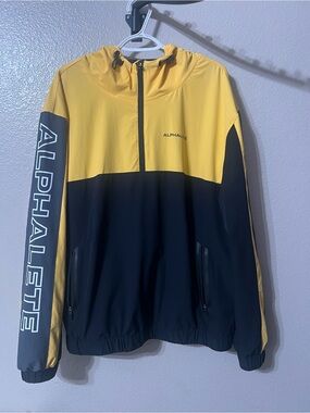 Alphalete Yellow and Black Half-Zip Windbreaker  pullover Jacket. GUC